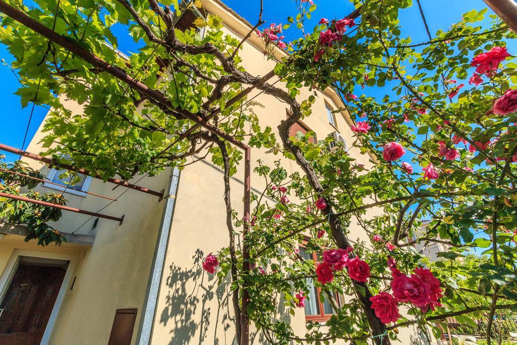 Apartments Marija Kastela Exterior photo